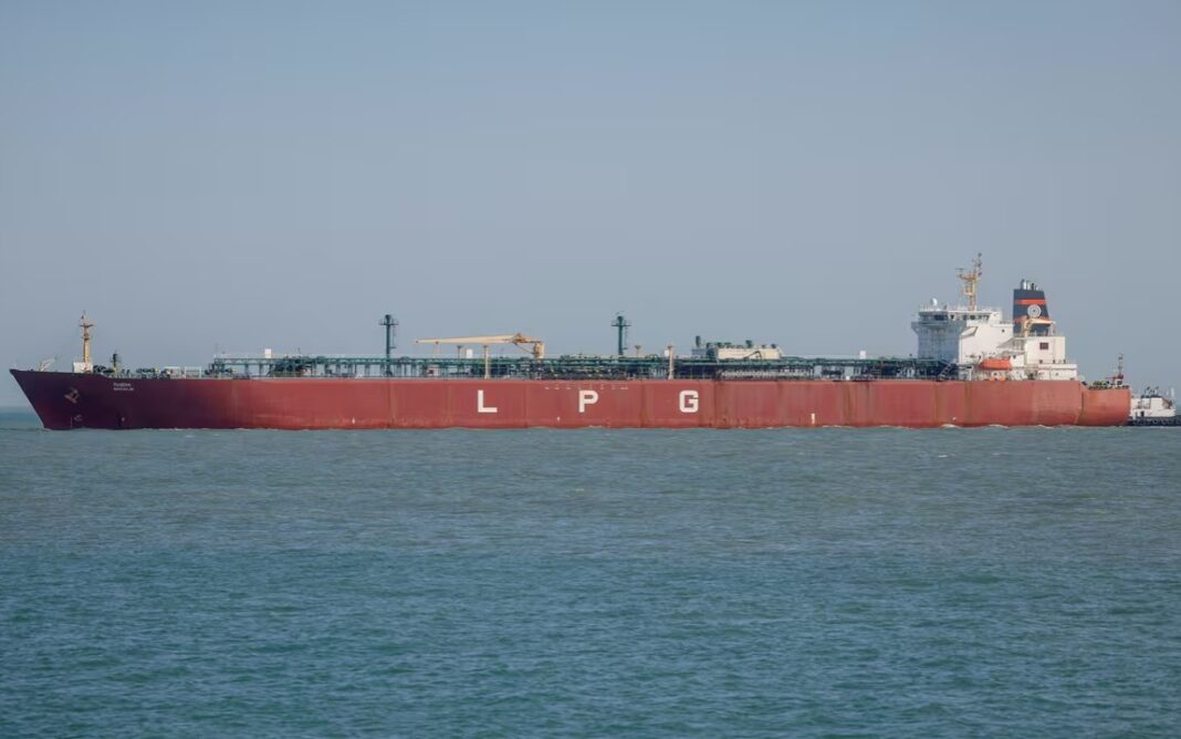 मिडिल ईस्ट में तनाव के बीच राहत: 2 भारतीय LPG टैंकर ने पार किया होर्मुज स्ट्रेट, 5 जहाज अब भी इंतज़ार में LPG TANKER SHIP INDIA
