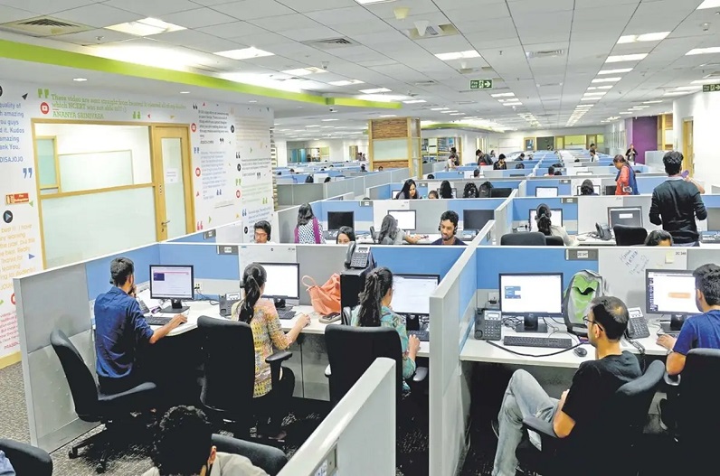 1 अप्रैल से बदलेंगे नौकरी के नियम, PF बढ़ेगा, इन-हैंड सैलरी घट सकती है New Labour Code