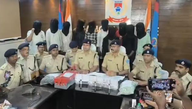 रांची पेट्रोल पंप लूटकांड : 10 आरोपी गिरफ्तार, हथियार और सामान बरामद Ranchi Petrol Pump Robbery