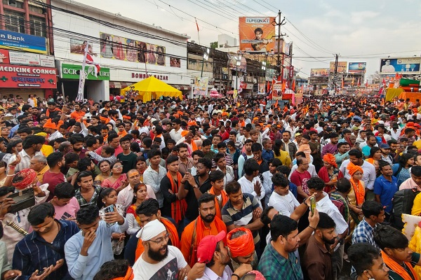 रांची में रामनवमी पर दिखा उत्साह, बारिश भी नहीं रोक सकी श्रद्धालुओं का जोश Ranchi witnessed enthusiasm on Ram Navami