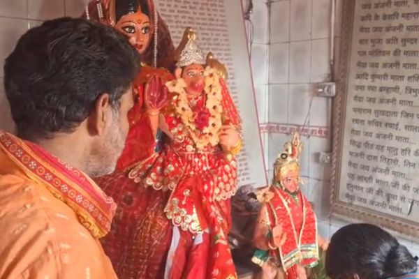 झारखंड में रामनवमी का उत्साह चरम पर, मंदिरों में उमड़ी भीड़, सुरक्षा के कड़े इंतजाम रामनवमी