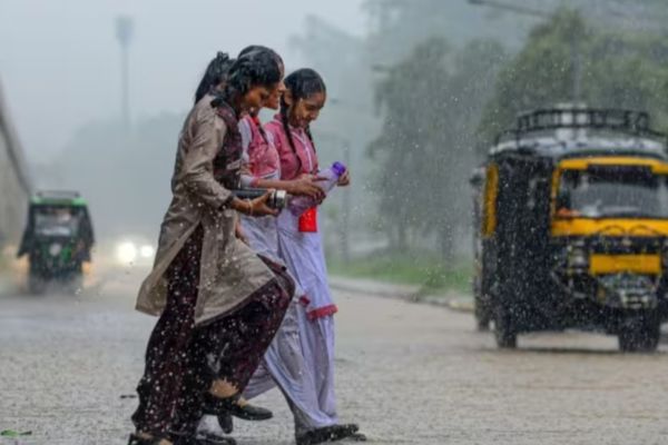 झारखंड में बदला मौसम, कई इलाकों में बारिश और तेज हवाओं का अलर्ट मौसम