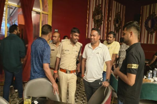 रांची में पुलिस की बड़ी कार्रवाई, कई बारों में छापेमारी, ड्रग्स नेटवर्क के संकेत पुलिस