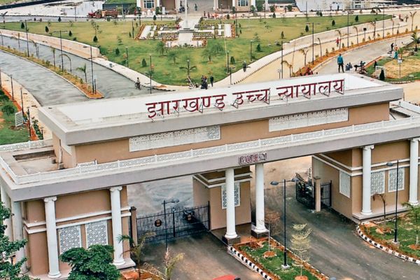 दो साल बाद दर्ज हुई FIR पर हाई कोर्ट सख्त, आरोपी को मिली अग्रिम जमानत हाई