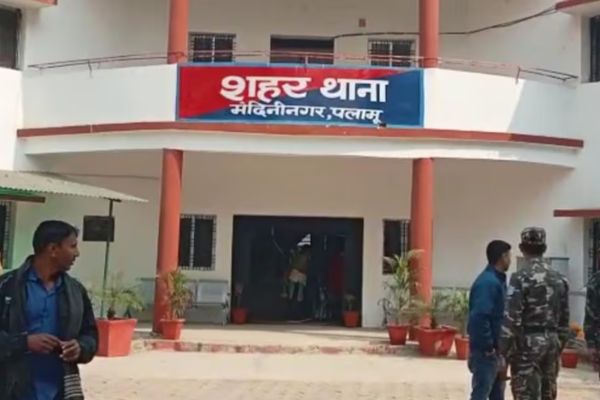 पलामू में संदिग्ध हालात में मिली युवक की बॉडी, इलाके में सनसनी युवक