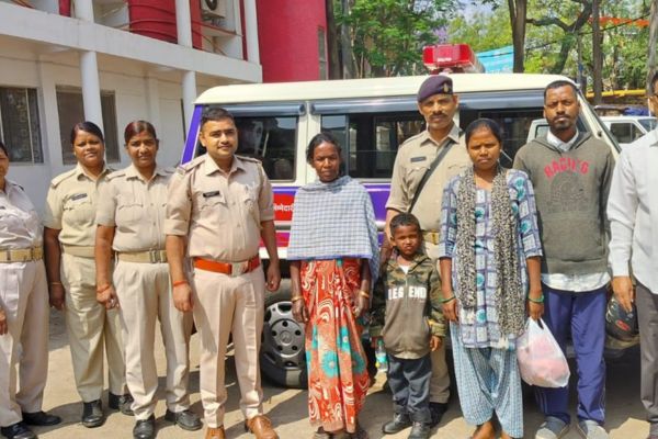 रांची पुलिस ने सरहुल जुलूस में बिछड़े बच्चे को परिवार से मिलाया, रातभर चला सर्च अभियान सरहुल