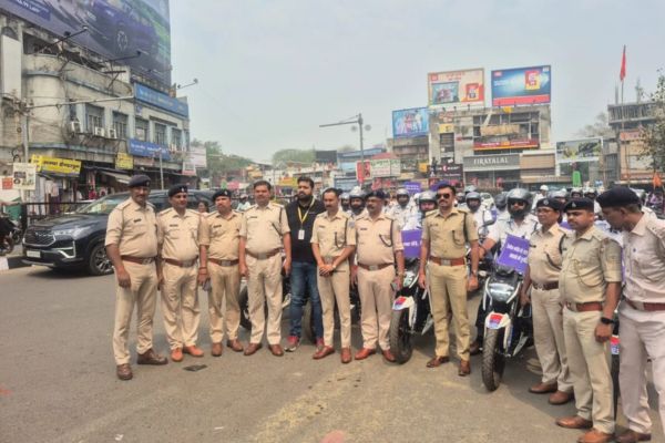 राजधानी में ट्रैफिक पुलिस का जागरूकता अभियान, बाइक रैली और नुक्कड़ नाटक से दिया सड़क सुरक्षा का संदेश अभियान
