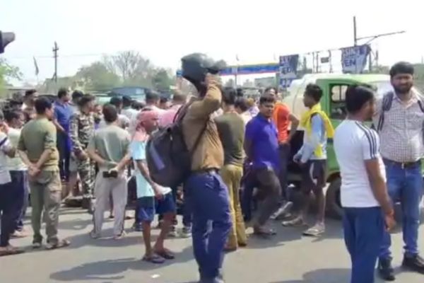 बोकारो में मॉर्निंग वॉक पर निकली महिला को अज्ञात वाहन ने मारी टक्कर, मौत के बाद सड़क जाम मॉर्निंग