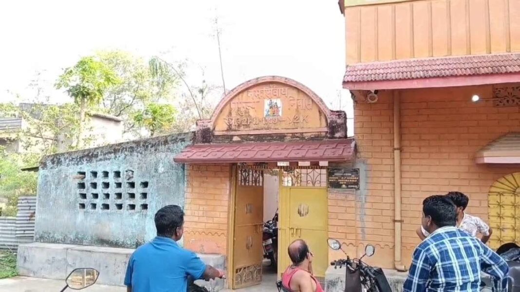 धनबाद में डकैती : घर में घुसकर बच्चों को बनाया बंधक, लाखों की लूट धनबाद