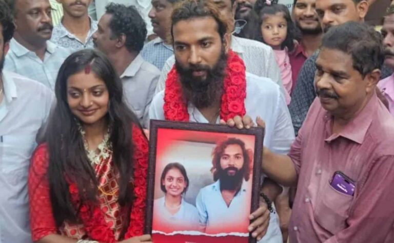 शादी पर विवाद के बीच मोनालिसा ने तोड़ी चुप्पी, बोलीं- ‘यह लव जिहाद नहीं, हिंदू रीति से हुई शादी