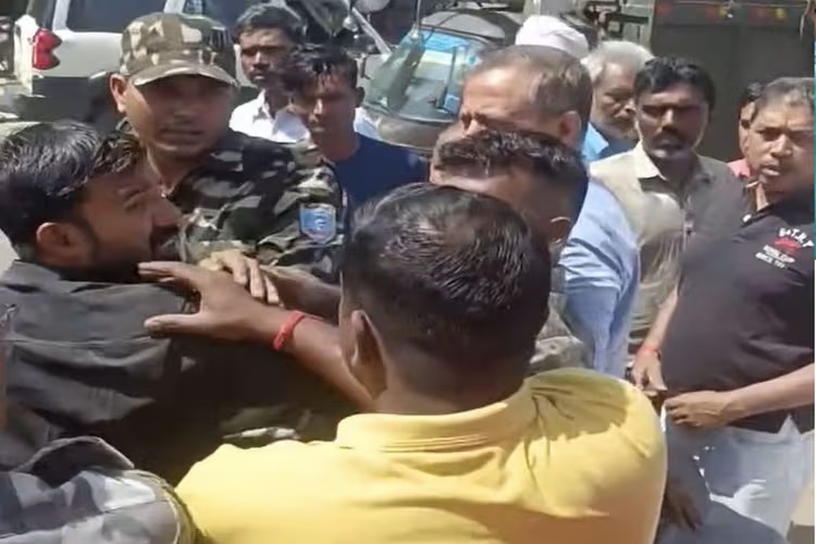 गिरिडीह में रिश्वत लेते JE गिरफ्तार, ACB ने 5 हजार रुपए के साथ पकड़ा ACB Jharkhand