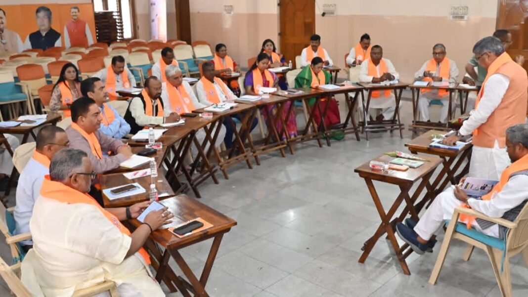 आदित्य साहू के नेतृत्व में BJP पदाधिकारियों की पहली बैठक, बिजली-पानी को लेकर आंदोलन तेज करने का फैसला Bharatiya Janata Party Jharkhand