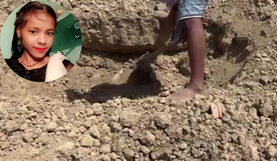 कब्र से निकाला गया नाबालिग का शव, दुष्कर्म और हत्या के आरोप से मचा हड़कंप, पोस्टमार्टम से खुलेगा मौत का राज Body of a minor taken out from the grave, allegations of rape and murder in UP