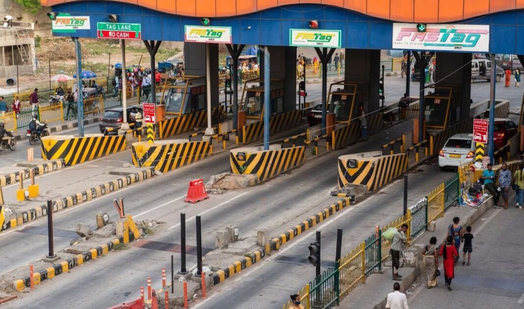 1 अप्रैल से बदला टोल नियम, अब कैश नहीं चलेगा, FASTag अनिवार्य FASTag New Rule