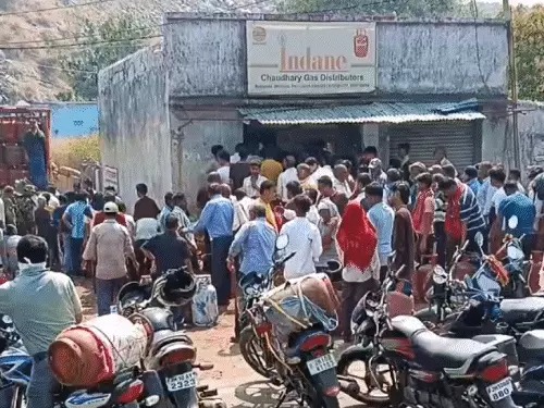 LPG संकट का असर झारखंड में गहराया, इंडक्शन और गौ-काष्ठ की बढ़ी मांग Jharkhand Gas Shortage