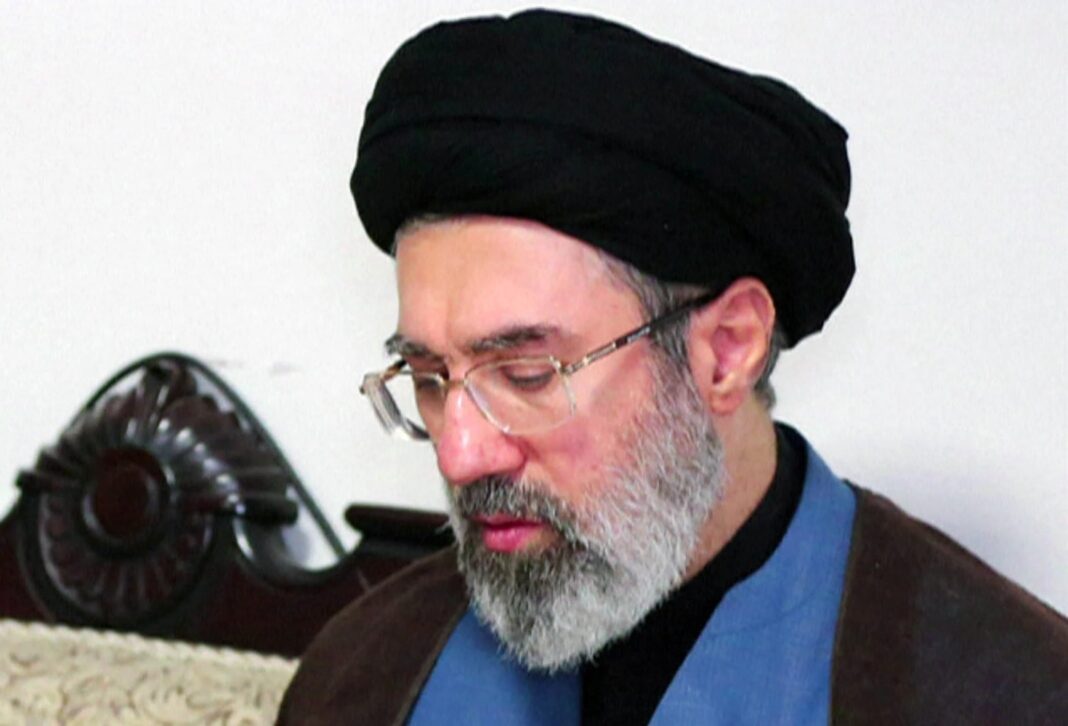 मोजतबा खामेनेई होश में नहीं, फैसले लेने की हालत में भी नहीं, अमेरिकी खुफिया रिपोर्ट का दावा Mojtaba Khamenei