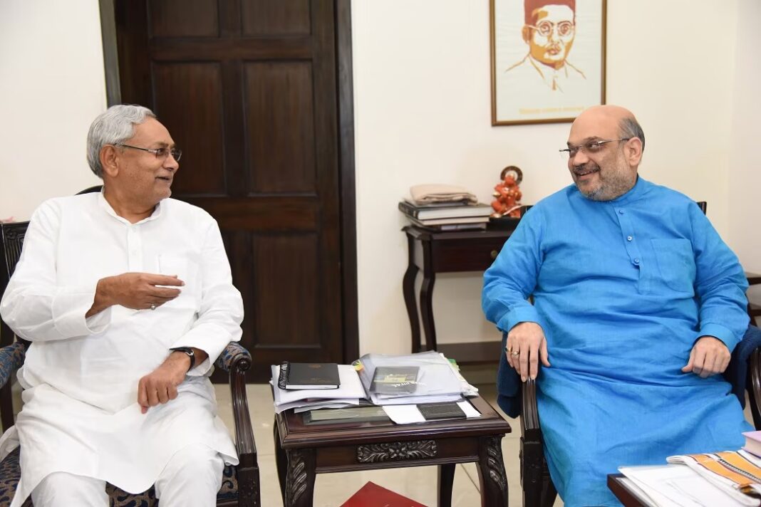 21 साल बाद वहीं लौटे नीतीश कुमार, दिल्ली टू दिल्ली वाया पटना का पूरा सियासी सफर Nitish Kumar with Amit Shah