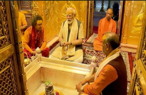 PM Modi at Kaashi Vishwanath
