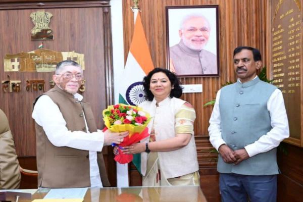 RU की कुलपति ने राज्यपाल से की मुलाकात, शिक्षा और शोध पर हुई चर्चा राज्यपाल