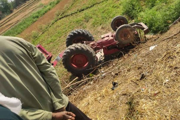 पलामू में ट्रैक्टर की चपेट में आने से मासूम की मौत ट्रैक्टर