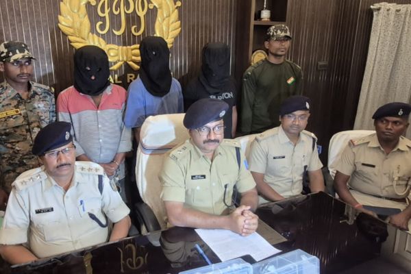 रांची में हथियार तस्करी का भंडाफोड़, तीन आरोपी गिरफ्तार तस्करी