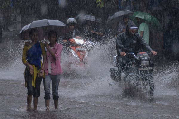 पश्चिमी विक्षोभ के असर से बदलेगा मौसम, झारखंड में बारिश और आंधी का अलर्ट मौसम