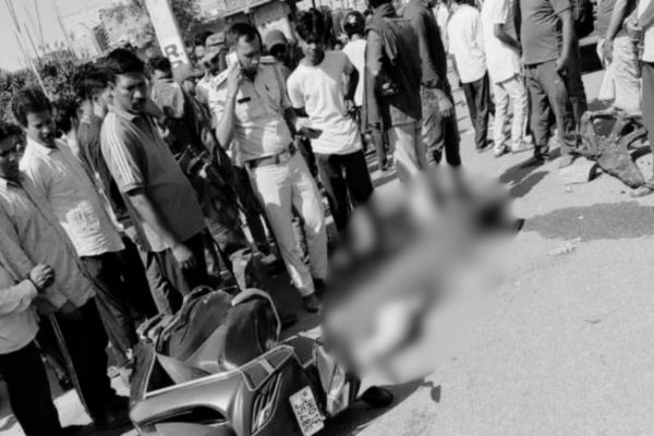 स्कूटी से जा रही महिला कांस्टेबल को अज्ञात वाहन ने कुचला, मौके पर मौत महिला