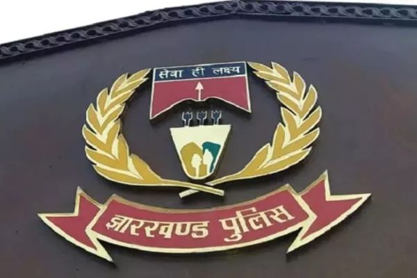 धनबाद में बड़ा पुलिस फेरबदल, 18 थाना-ओपी प्रभारियों का तबादला फेरबदल