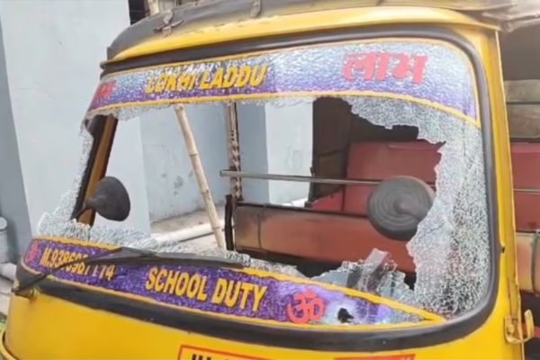 धनबाद में भोर-भोर फायरिंग से दहशत, ऑटो को बनाया निशाना फायरिंग